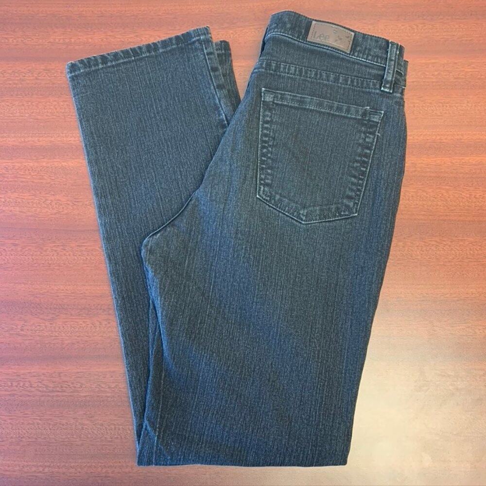 Lee Classic Fit High Waisted Jeans NWOT
